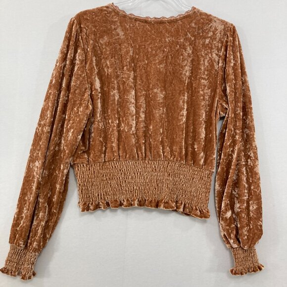 New Selfie size XL Surplice Smocked Balloon-sleeve Velvet Top In Macchiato - Picture 10 of 11